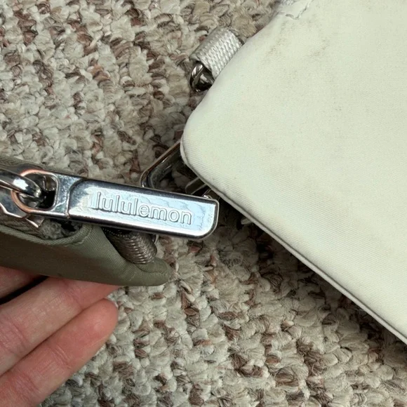 lululemon athletica Tan and White Wallet Set - Picture 11 of 11